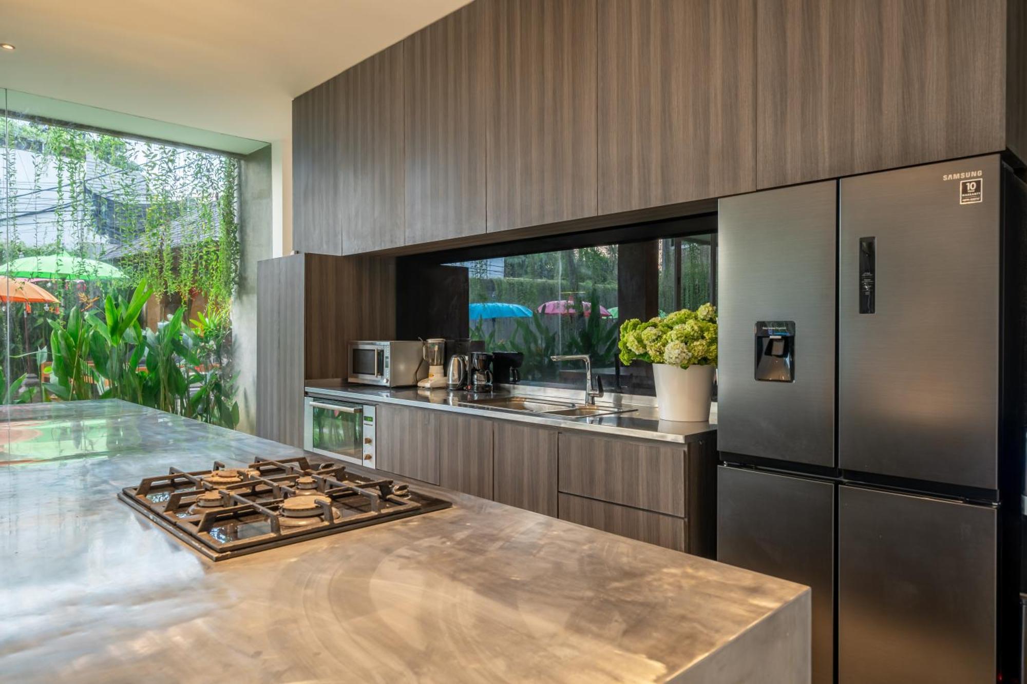 Simpatico Spacious 6 Bedroom Retreat In * Seminyak (Bali)