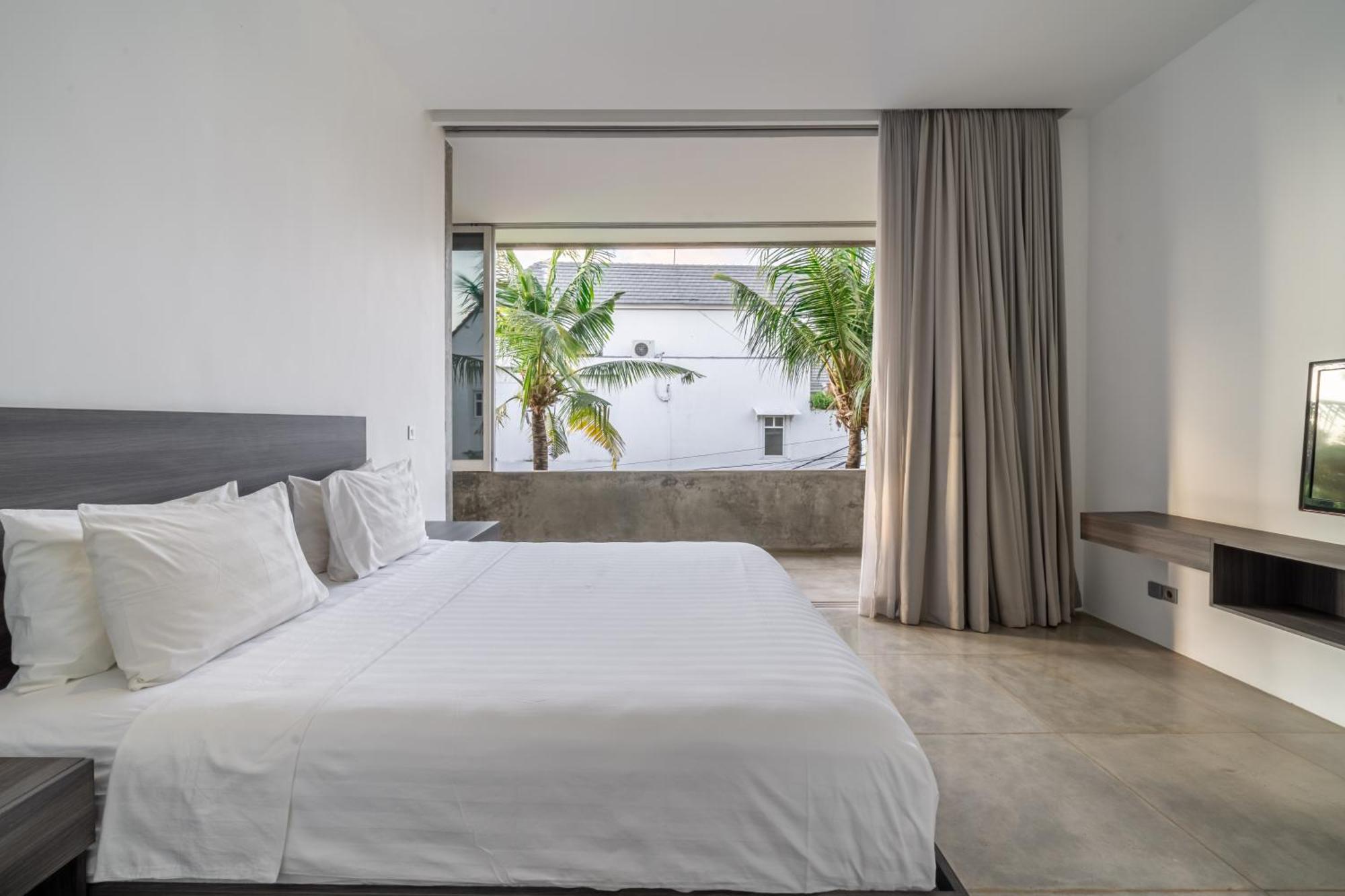 Villa Simpatico Spacious 6 Bedroom Retreat In